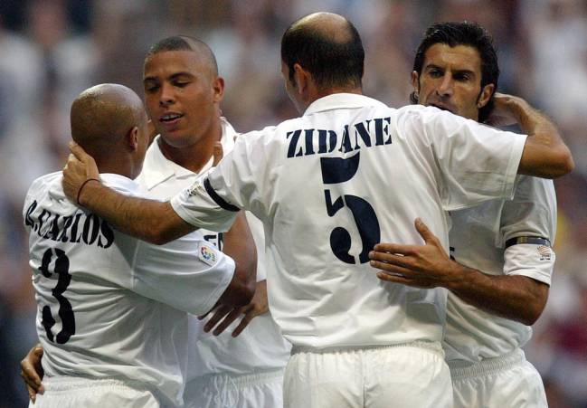 بازی رئال مادرید والنسیا 2002/03 - زیدان در لالیگا - لحظات جادویی زیدان - زیدان و پاس گل دیدنی - فوتبال کلاسیک لالیگا - زیدان دریبل و پاس گل - نمایش مهارتهای زیدان