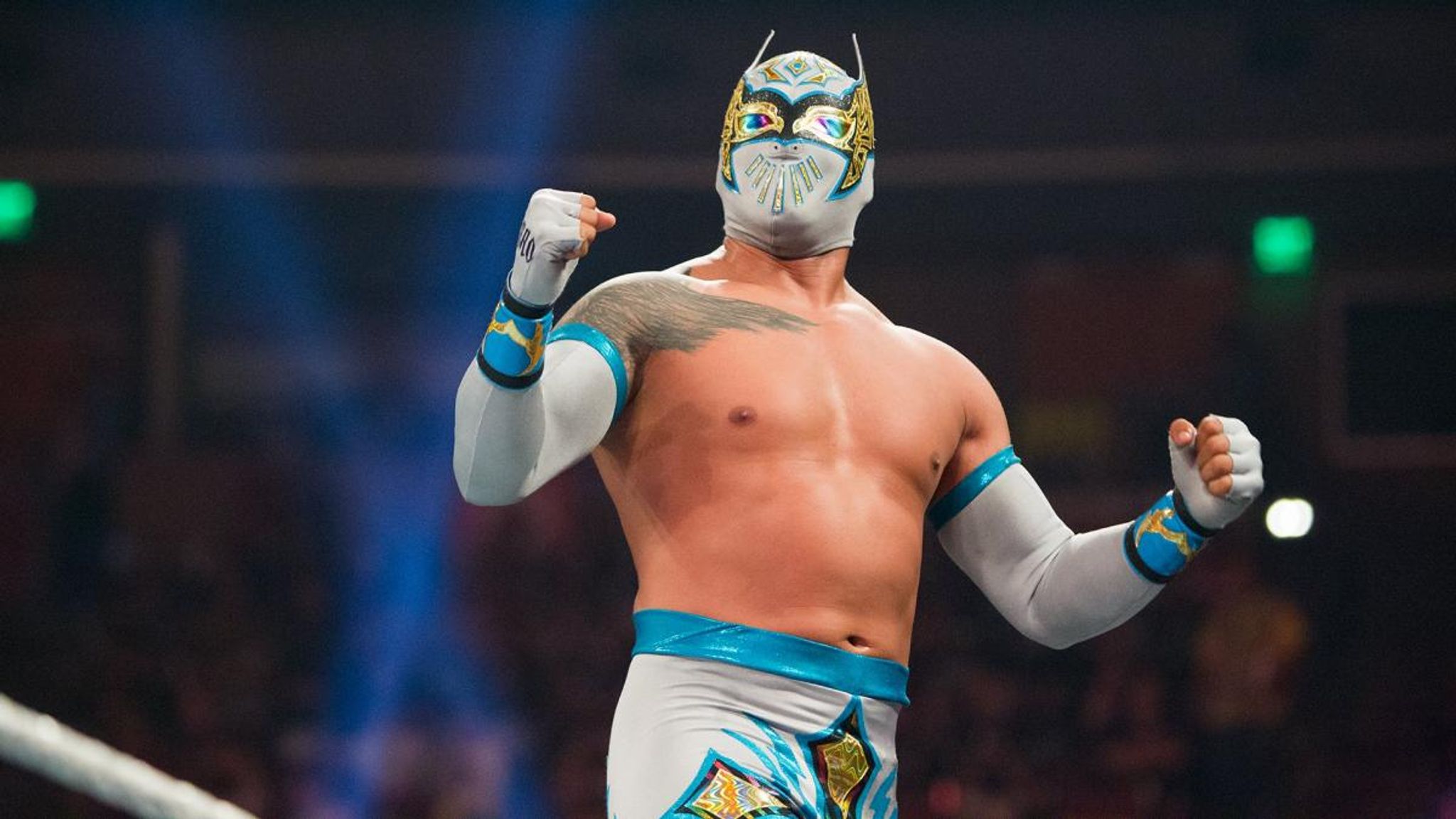 جدال لاتزیو - میلان یک مهمان ویژه داشت؛ ستاره اسبق WWE / عکس